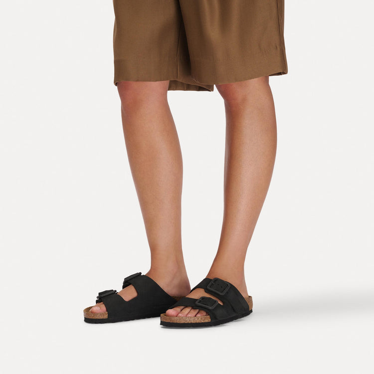 Arizona Wire Buckle Black Nubuck Leather