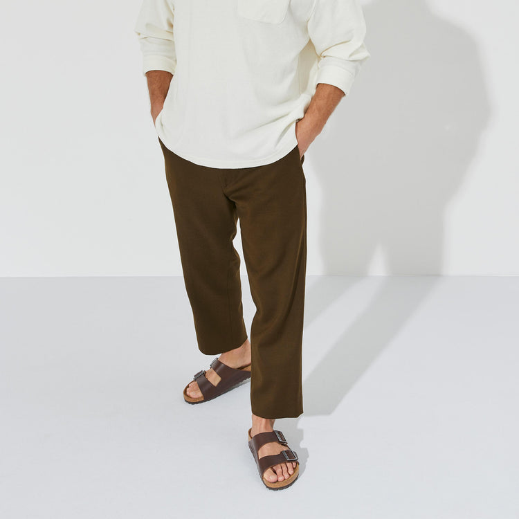 Birkenstock Arizona Vintage Wood Roast Natural Leather on model 1