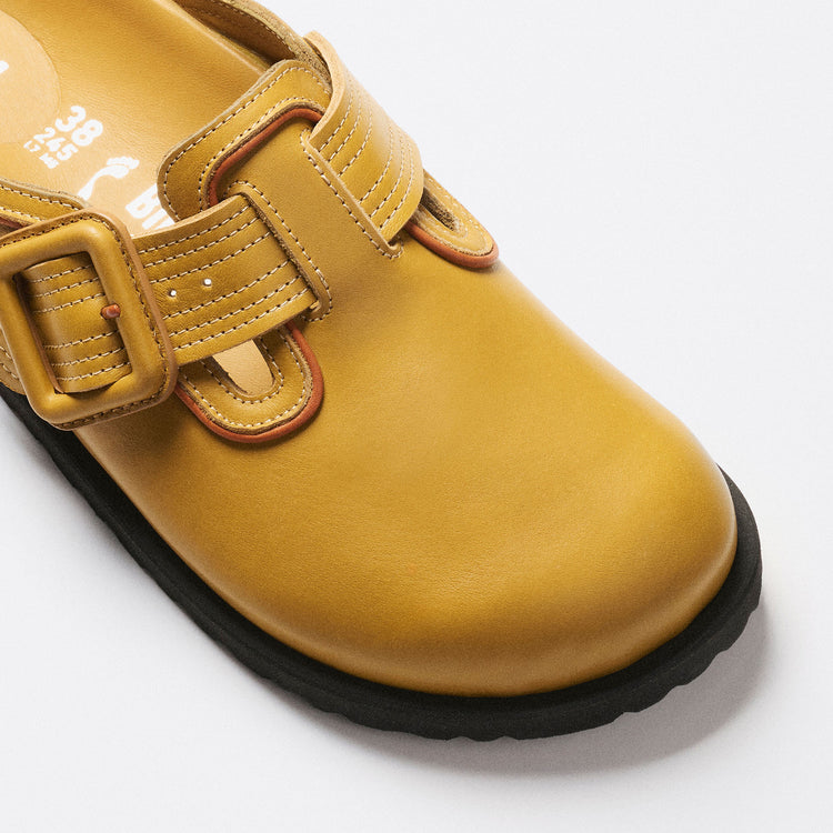 Birkenstock Australia Boston Leather Buckle Exquisite Mustard Brown Nappa Leather detail view