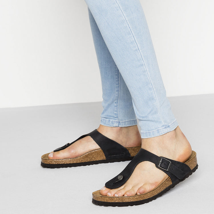 Birkenstock Gizeh Oiled Leather Black on model