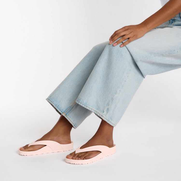 Birkenstock Honolulu EVA Light Rose on model 1