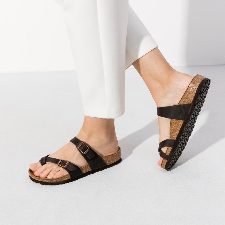 Birkenstock Mayari Habana Oiled Leather on model 2