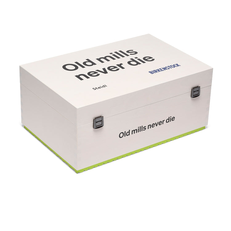 Birkenstock Steidl Old Mills Never Die Multiple Book Set box closed