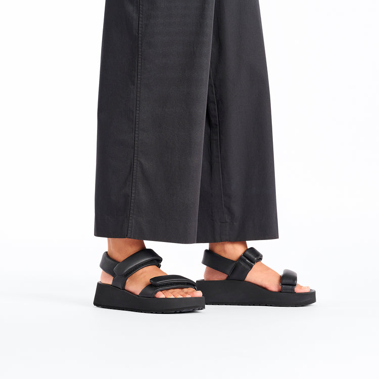 Theda Exquisite Platform Wedge Black Smooth Leather