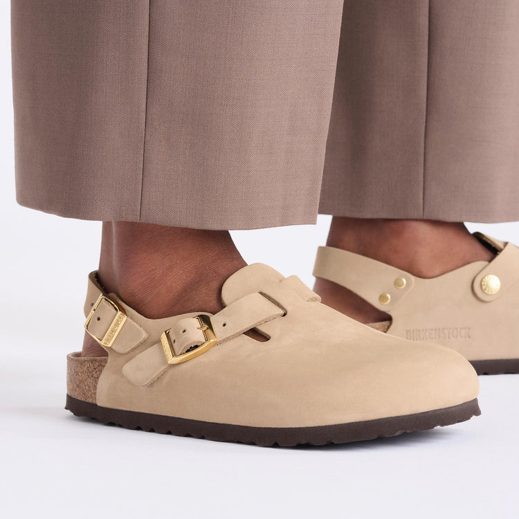 Birkenstock Tokio Semi Exquisite Sandcastle Nubuck Leather on model 2