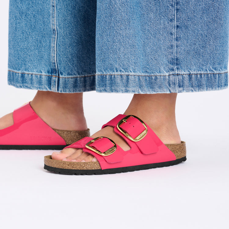 Birkenstock Arizona Big Buckle Patent Fuchsia Fusion Birko Flor on model 2