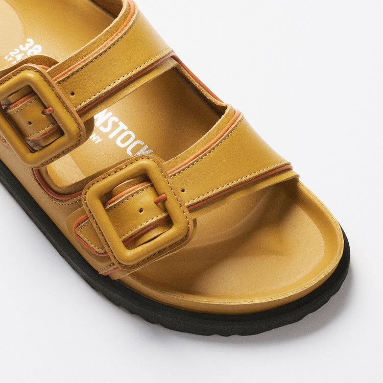 Birkenstock Australia Arizona Leather Buckle Exquisite Mustard Brown Nappa Leather detail view