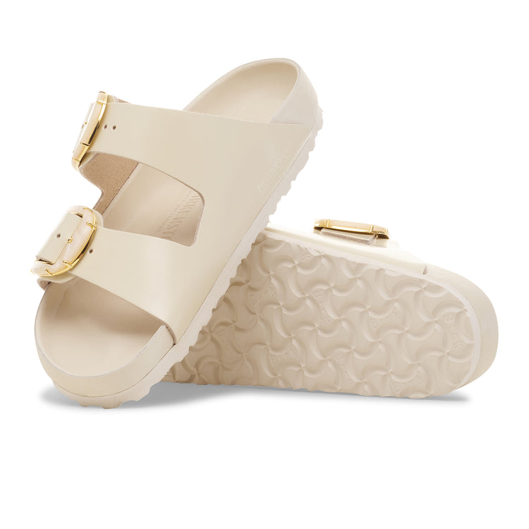 Birkenstock Arizona Pearl Big Buckle High Shine Ecru Natural Leather Patent sole view