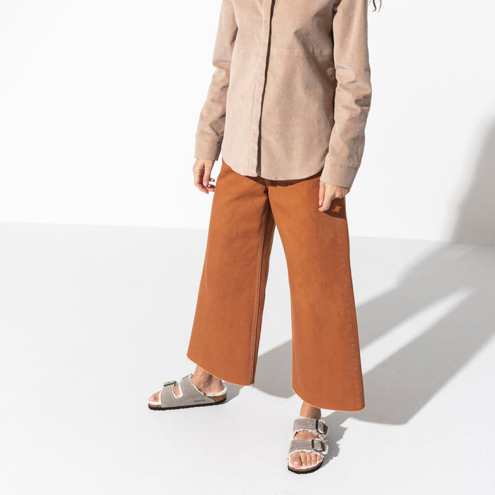 arizona shearling stone coin suede leather on model 1 1017403 1017402