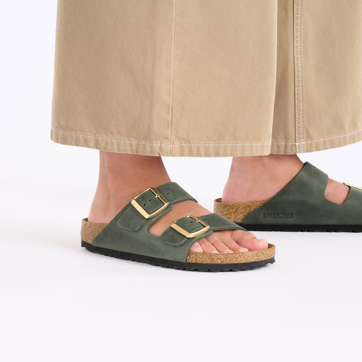 arizona thyme oiled leather on model 2 1028030 1027948