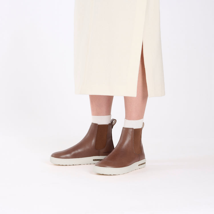 Birkenstock Bend Chelsea Cognac Smooth Leather on model 1