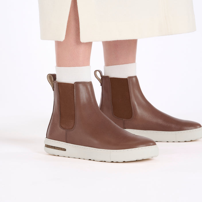 Birkenstock Bend Chelsea Cognac Smooth Leather on model 2