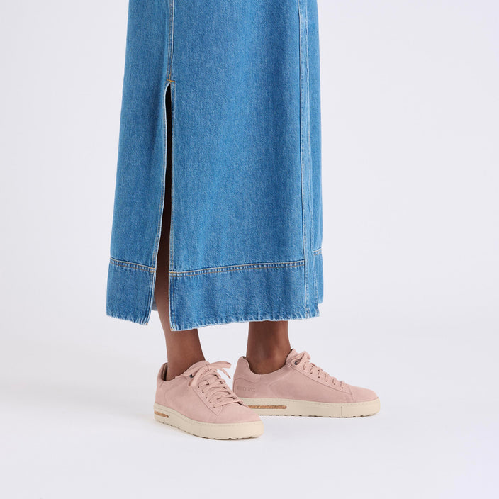 Birkenstock Bend Low Light Rose Suede Leather on model 1