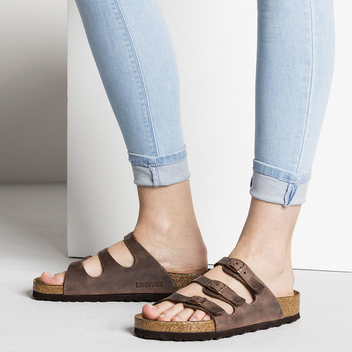 Birkenstock Florida Soft Footbed Habana Oiled Leather on model 2