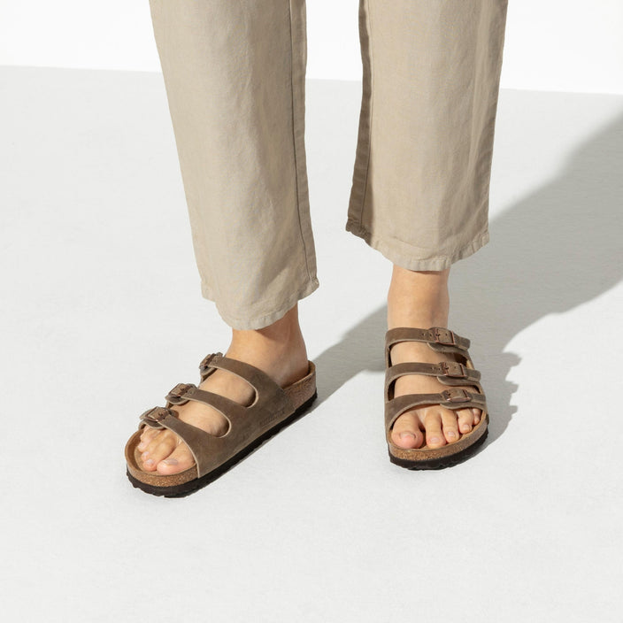 Birkenstock Florida Soft Footbed Tabacco Brown Oiled Leather on model 2