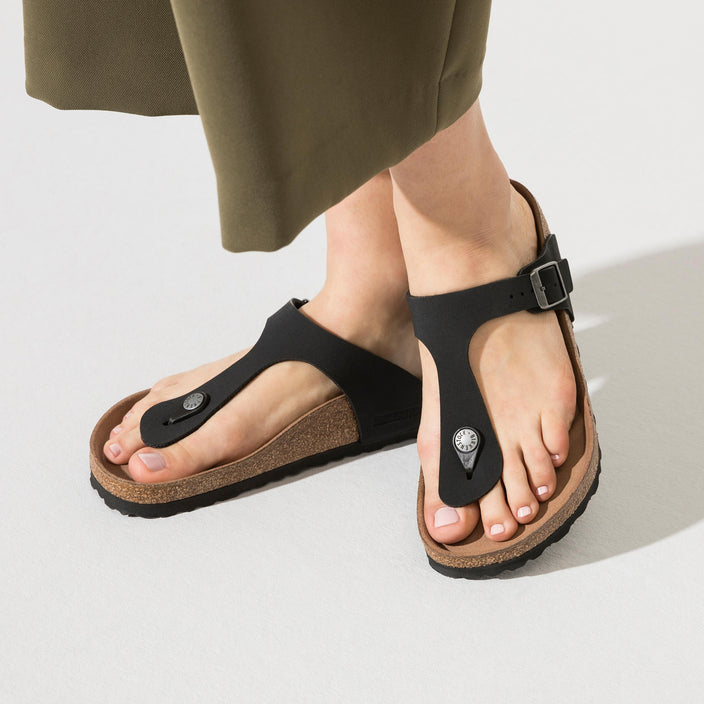 Birkenstock Gizeh Earthy Vegan Black Birkibuc on model 2
