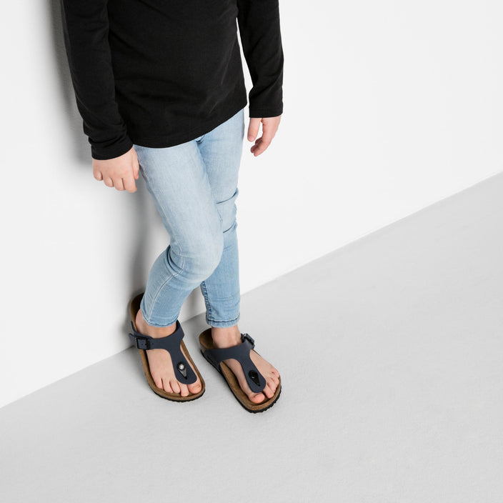 Birkenstock Gizeh Kids Navy Birkibuc on model 1