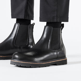 Birkenstock Highwood M Black Natural Leather on model 2
