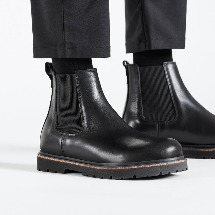 Birkenstock Highwood M Black Natural Leather on model 2