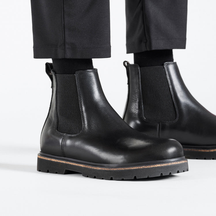 Birkenstock Highwood M Black Natural Leather on model 2