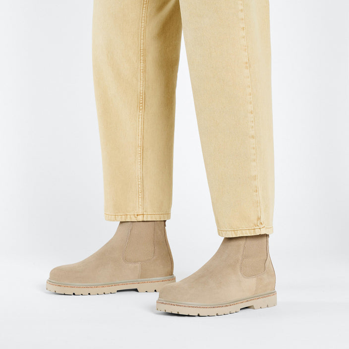 Birkenstock Highwood M Taupe Suede Leather on model 1