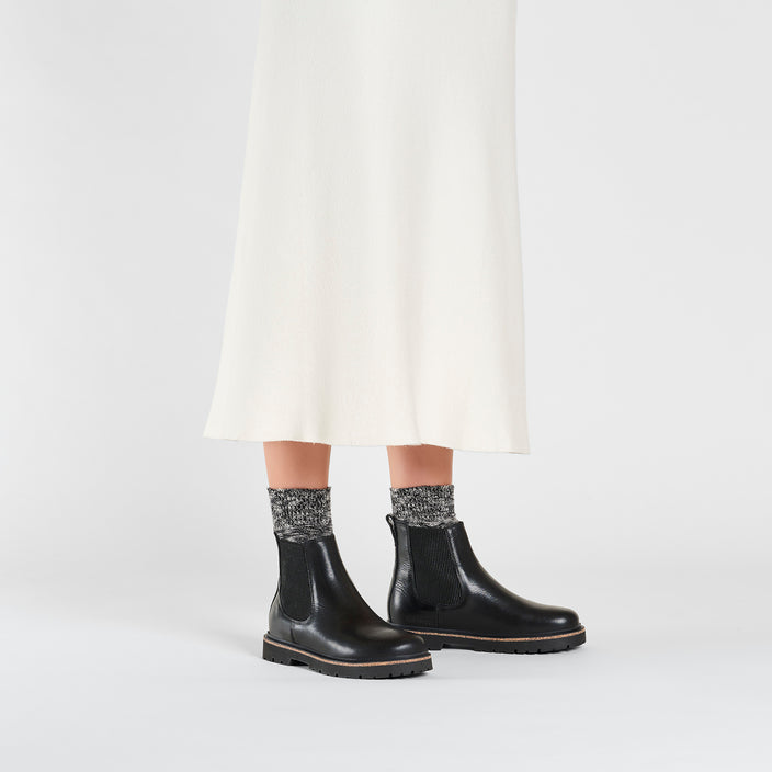 Birkenstock Highwood W Black Natural Leather on model 1