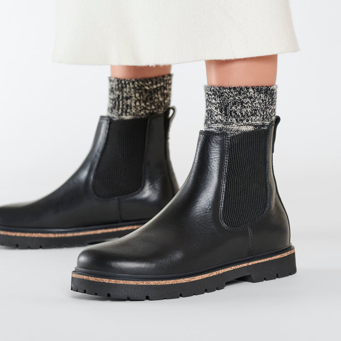 Birkenstock Highwood W Black Natural Leather on model 2