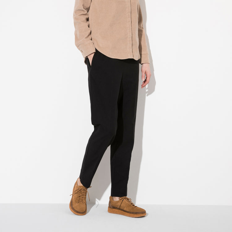 Birkenstock Honnef Low Tea Suede Leather on model 1