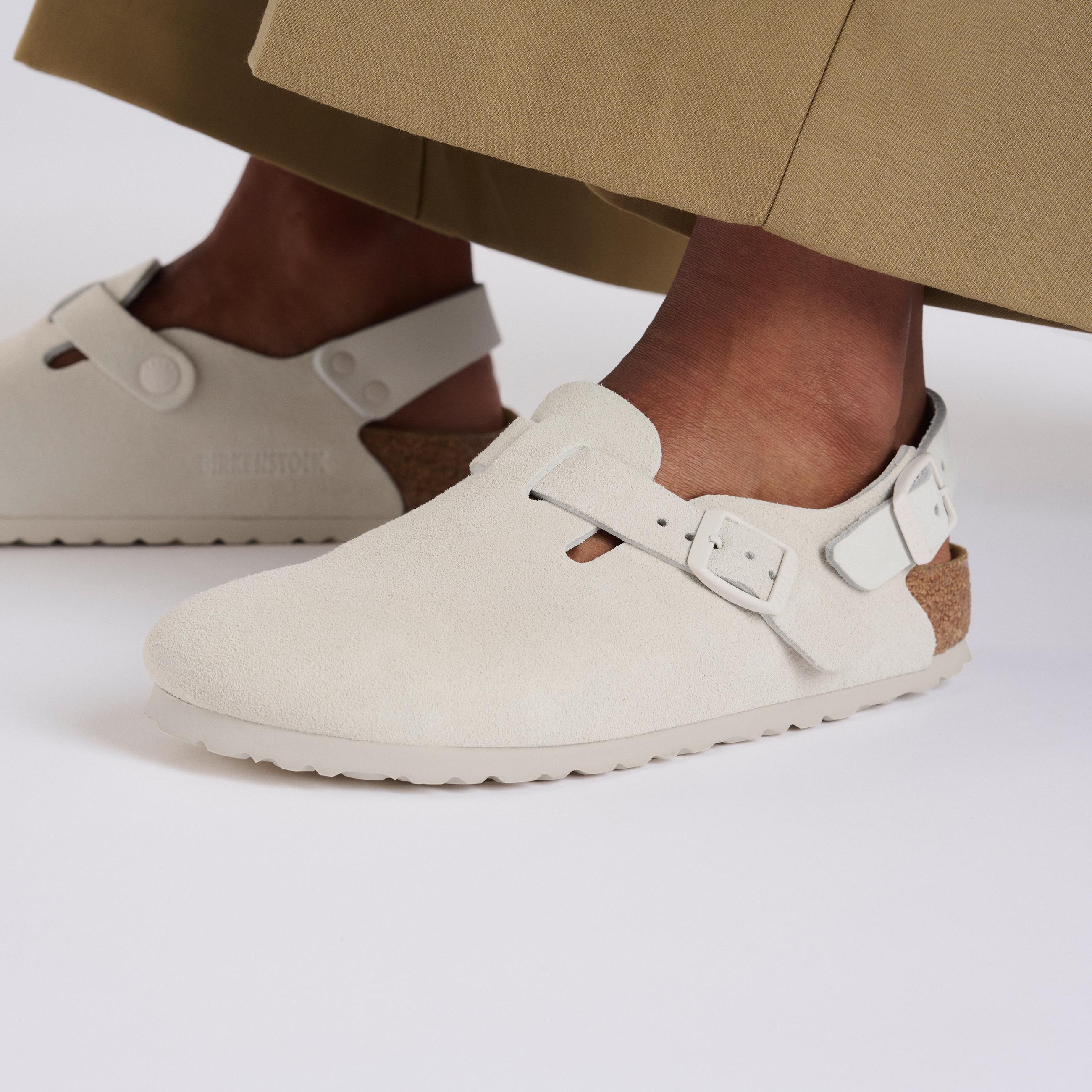 靴 EU43 Off-White L LOGO SUEDE CLOGS Birkenstock Tokio Antique White Suede Leather Clogs