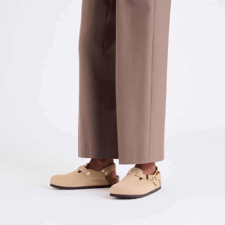 Birkenstock Tokio Semi Exquisite Sandcastle Nubuck Leather on model 1